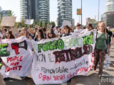 Milano, in migliaia in marcia per il clima al corteo Friday for Future