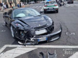 Milano, inseguimento dei vigili urbani finisce contro… una Ferrari