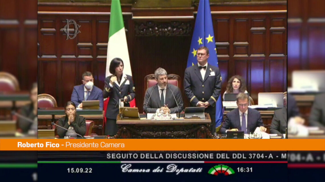 Camera, il saluto di Fico “Un onore presiedere l’Aula” Camera, il saluto di Fico “Un onore presiedere l’Aula”