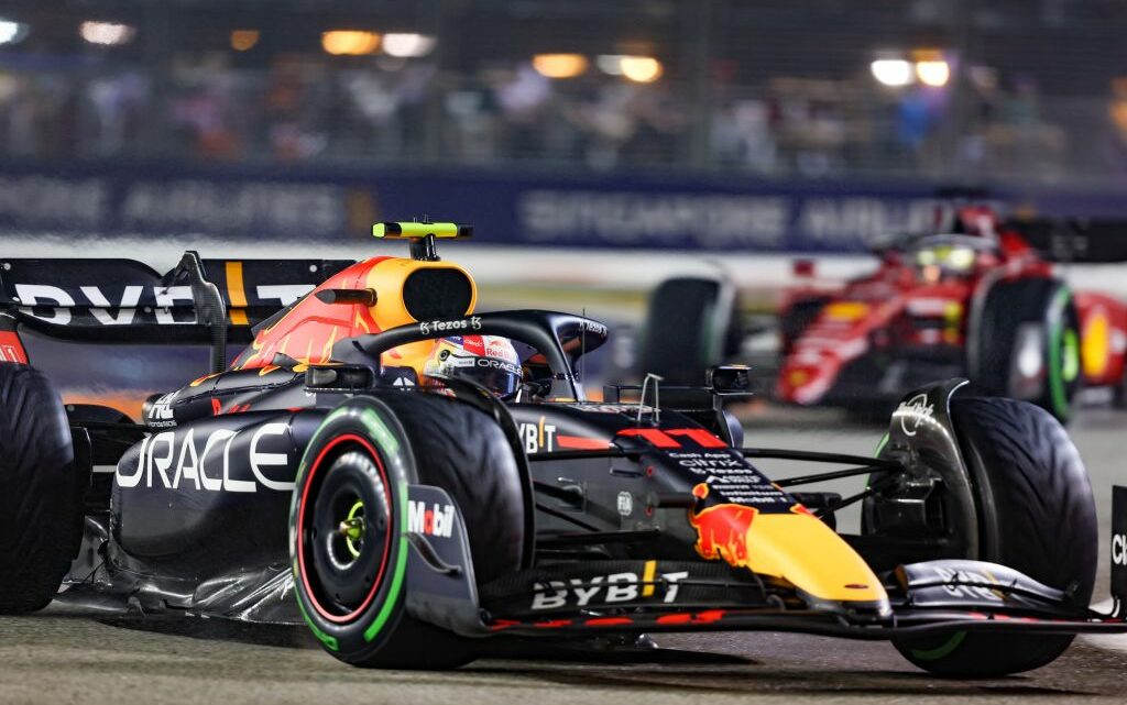 Perez vince Gp Singapore, sul podio le Ferrari di Leclerc e Sainz Perez vince Gp Singapore, sul podio le Ferrari di Leclerc e Sainz