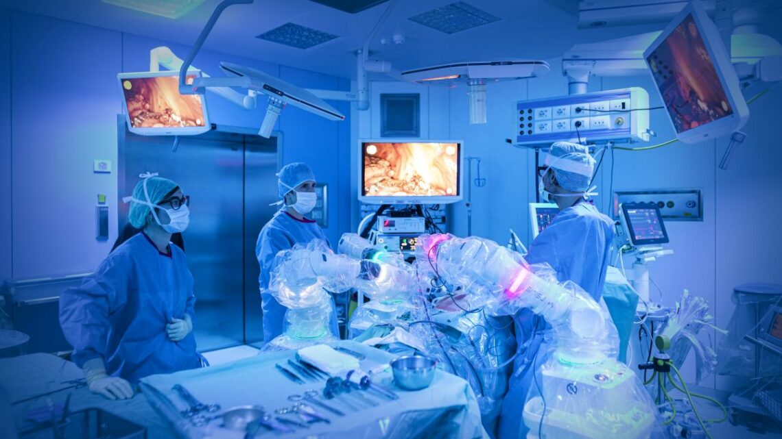 CMR Surgical, il robot Versius entra nelle sale operatorie lombarde CMR Surgical, il robot Versius entra nelle sale operatorie lombarde