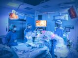 CMR Surgical, il robot Versius entra nelle sale operatorie lombarde