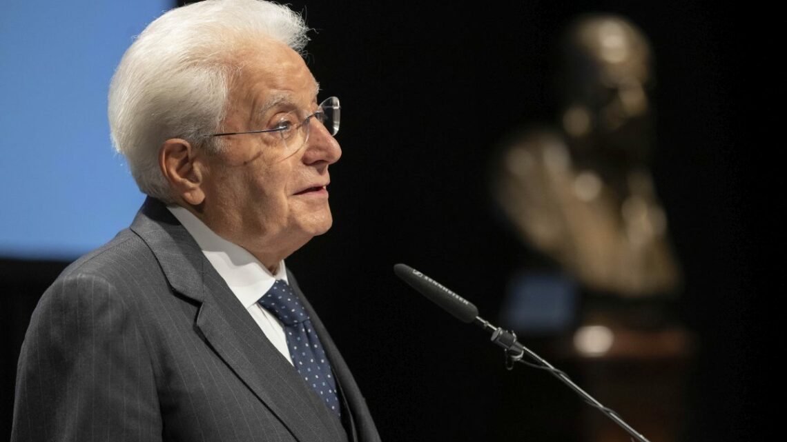 Mattarella “Vigilanza da governi esteri? Italia sa badare a se stessa” Mattarella “Vigilanza da governi esteri? Italia sa badare a se stessa”