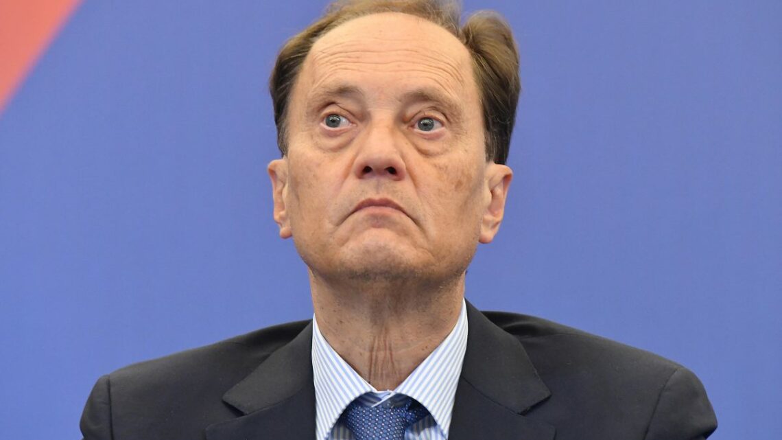 Ciriani “Serve lealtà, non tradire il mandato degli elettori” Ciriani “Serve lealtà, non tradire il mandato degli elettori”