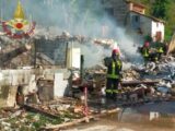 Esplosione in una palazzina a Lucca, due vittime