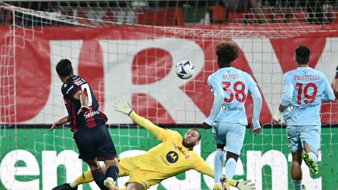 Il Bologna vince in rimonta a Monza con Fersuon e Orsolini Il Bologna vince in rimonta a Monza con Fersuon e Orsolini