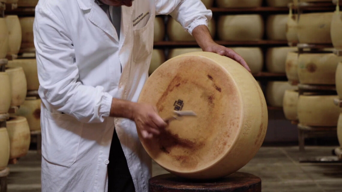 Parmigiano Reggiano, vendite in crescita nei primi 9 mesi del 2022 Parmigiano Reggiano, vendite in crescita nei primi 9 mesi del 2022