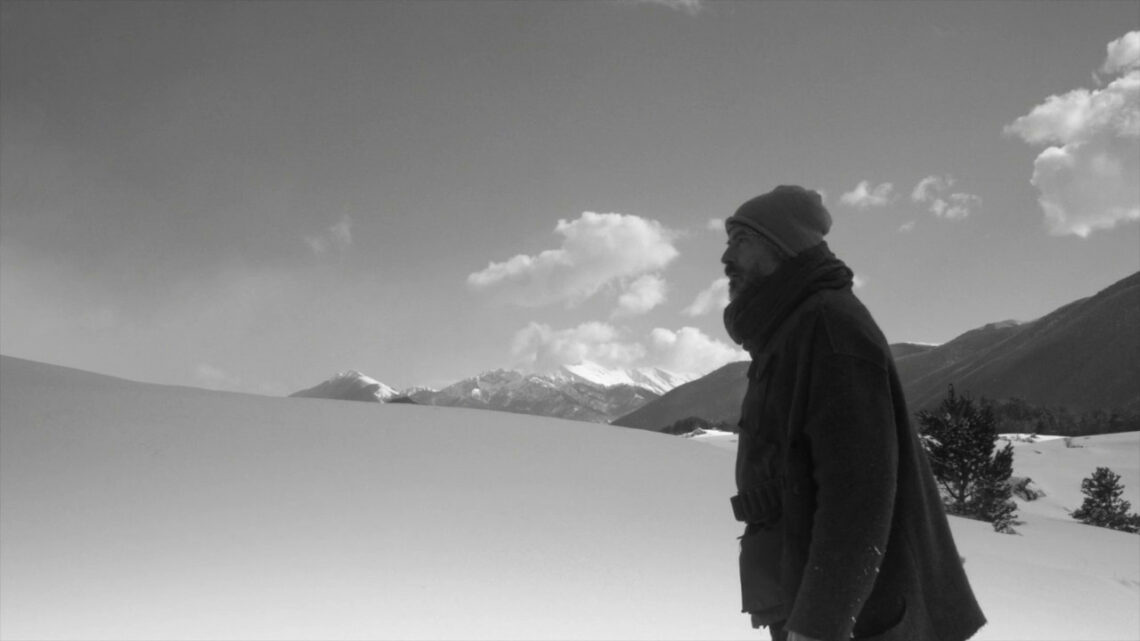 “I morti rimangono con la bocca aperta” il nuovo film di Ferraro “I morti rimangono con la bocca aperta” il nuovo film di Ferraro