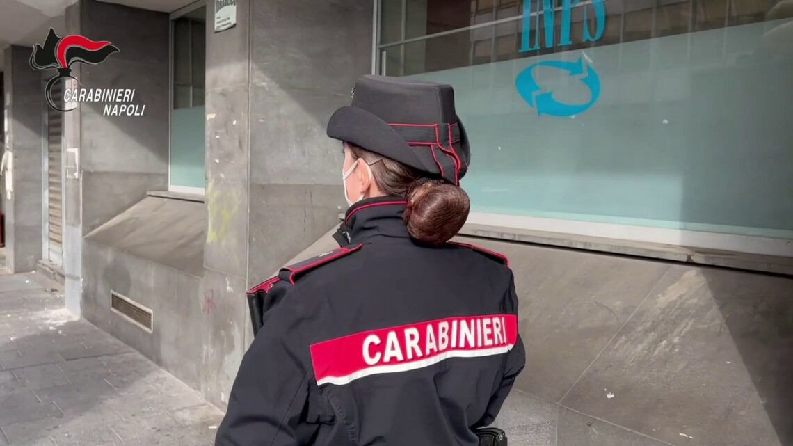 Reddito cittadinanza, a Napoli nelle tasche sbagliate quasi 15 milioni Reddito cittadinanza, a Napoli nelle tasche sbagliate quasi 15 milioni