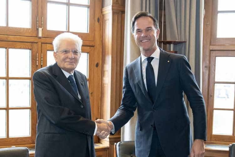 Ue, Mattarella “Affrontare insieme sfide per l’equilibrio mondiale” Ue, Mattarella “Affrontare insieme sfide per l’equilibrio mondiale”