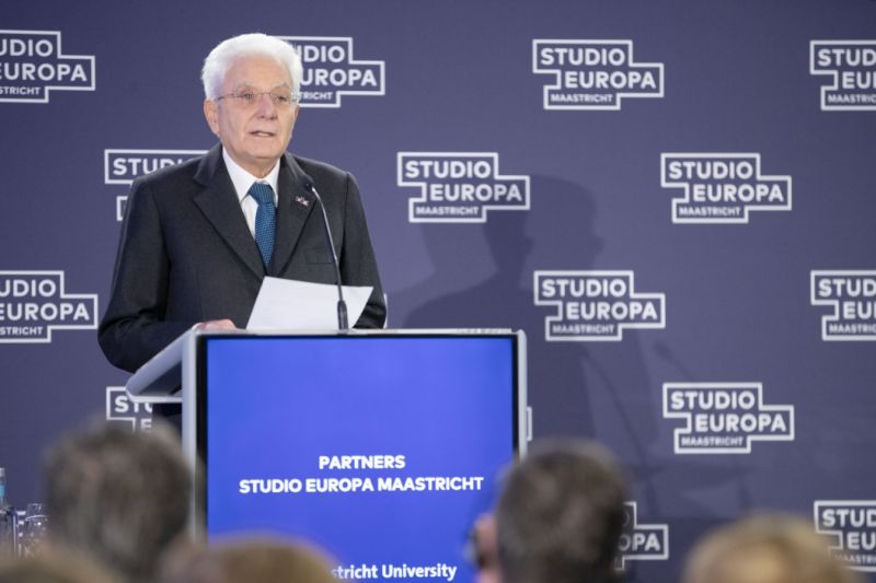 Mattarella “La sfida dei migranti si vince con la solidarietà” Mattarella “La sfida dei migranti si vince con la solidarietà”
