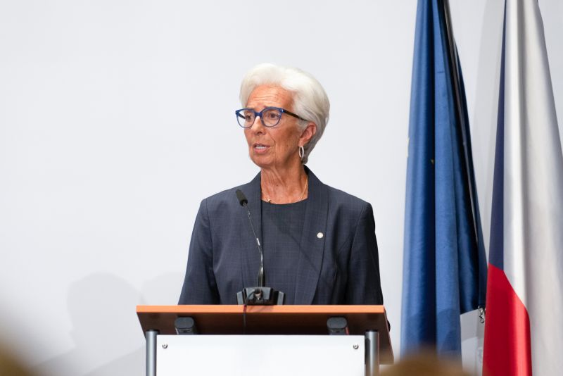 Lagarde “La Bce alzerà i tassi finchè l’inflazione non cala” Lagarde “La Bce alzerà i tassi finchè l’inflazione non cala”