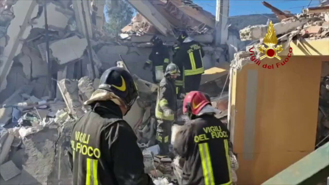 Esplosione in una casa nel nuorese, 2 feriti gravi e 2 dispersi Esplosione in una casa nel nuorese, 2 feriti gravi e 2 dispersi