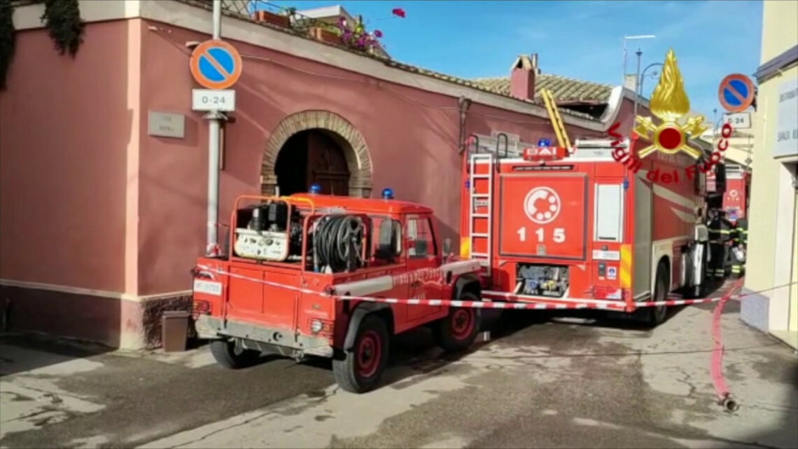 In fiamme appartamento nel cagliaritano, le immagini In fiamme appartamento nel cagliaritano, le immagini