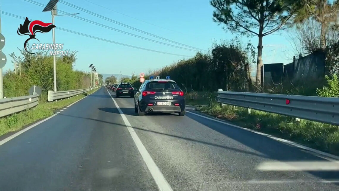 Rifiuti altamente pericolosi in un campo rom nel napoletano Rifiuti altamente pericolosi in un campo rom nel napoletano