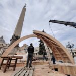 Arriva a San Pietro il Presepe di Sutrio intagliato nel legno da 11 artisti