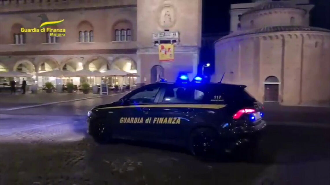 Mantova, Minorenne denunciato per spaccio. Ignari parenti e genitori Mantova, Minorenne denunciato per spaccio. Ignari parenti e genitori