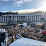 Arriva a San Pietro il Presepe di Sutrio intagliato nel legno da 11 artisti