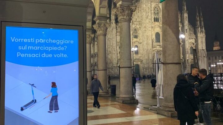 Monopattini a Milano, Unione Italiana Ciechi e Bird contro parcheggio selvaggio