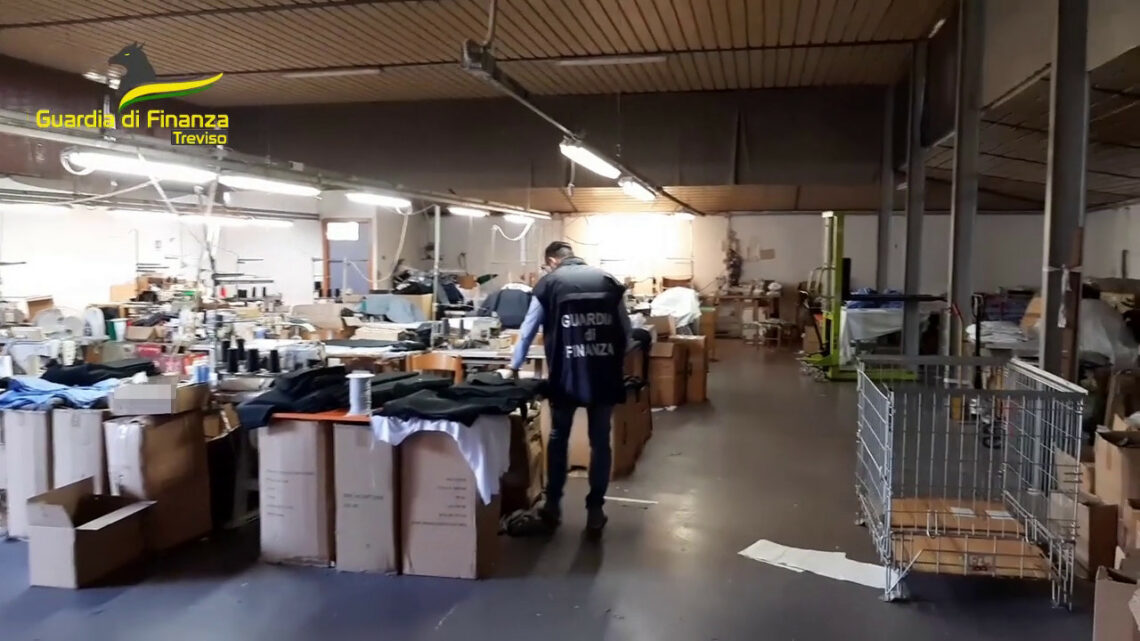 Lavoro nero e evasione per 900 mila euro, controlli nel Trevigiano Lavoro nero e evasione per 900 mila euro, controlli nel Trevigiano