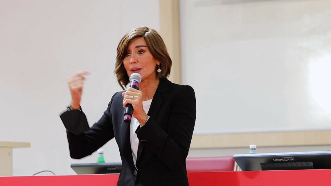 Milano, prima uscita per il ministro Bernini all’Università Cattolica Milano, prima uscita per il ministro Bernini all’Università Cattolica