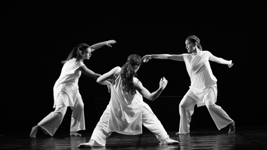 Look inside e Terra di nessuno al teatro Summarte Look inside e Terra di nessuno al teatro Summarte