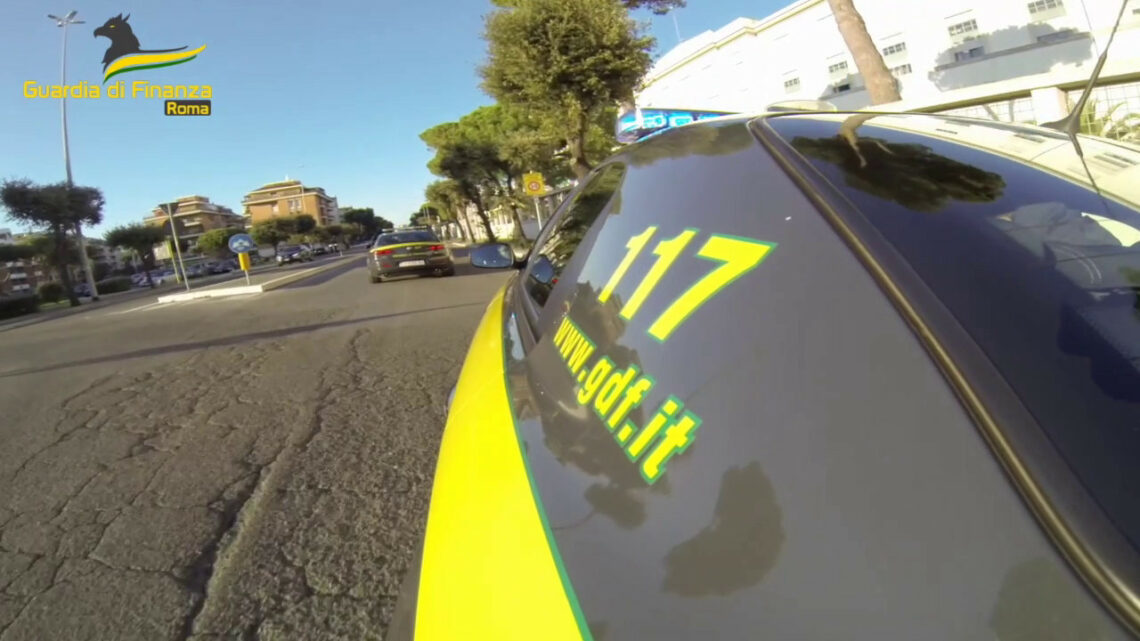 Roma, Arrestati componenti di una banda di spacciatori italo-albanese Roma, Arrestati componenti di una banda di spacciatori italo-albanese