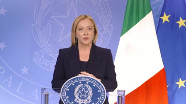 Meloni “Casa bene primario, rigenerare le periferie”