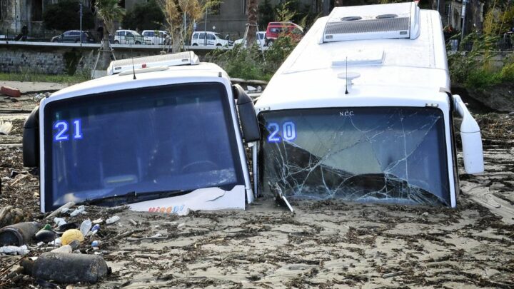 Ischia, Prorogata fino a domani allerta meteo. 341 cittadini sfollati