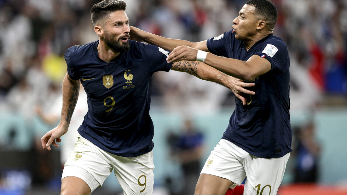 Giroud e Mbappè lanciano la Francia ai quarti, Polonia ko Giroud e Mbappè lanciano la Francia ai quarti, Polonia ko
