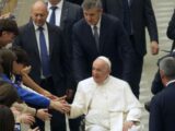 Papa Francesco “Sulla guerra vinca la pace”