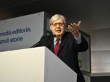 Sgarbi “Vincolare lo di stadio San Siro, abbatterlo è insensato”