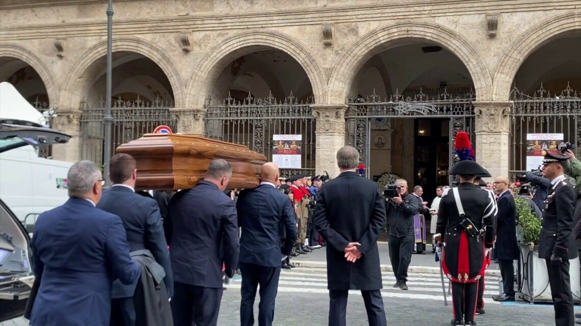 Frattini, a Roma i funerali di Stato Frattini, a Roma i funerali di Stato