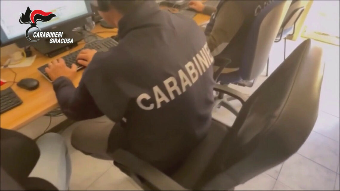 Tentata estorsione da 25 mila euro, due arresti nel siracusano Tentata estorsione da 25 mila euro, due arresti nel siracusano
