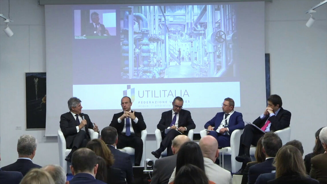 La crisi energetica spinge la corsa alle rinnovabili La crisi energetica spinge la corsa alle rinnovabili