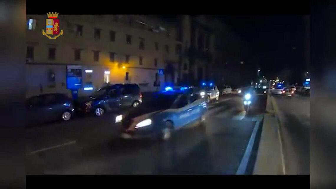 Blitz della Polizia nei confronti degli esponenti del Clan Mazzarella Blitz della Polizia nei confronti degli esponenti del Clan Mazzarella
