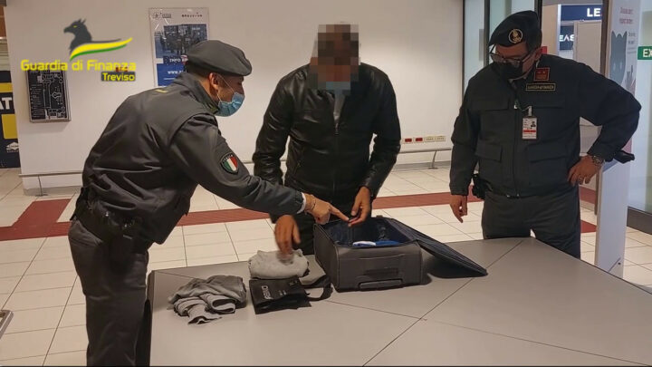 Trafficante di essere umani arrestato in Francia