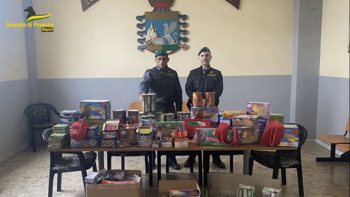 Fuochi d’artificio illegali, 7 denunce nel Napoletano Fuochi d’artificio illegali, 7 denunce nel Napoletano