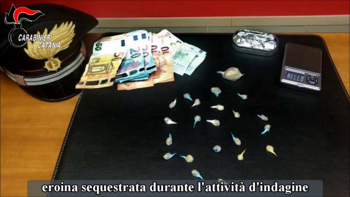 Droga “in offerta” 3×2, sgominata organizzazione nel Catanese Droga “in offerta” 3×2, sgominata organizzazione nel Catanese