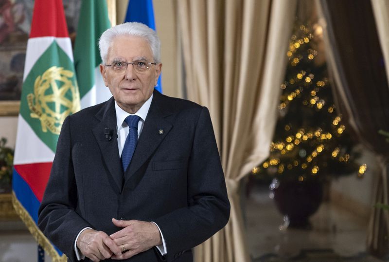 Mattarella ottimista sul futuro, “La Repubblica siamo tutti noi” Mattarella ottimista sul futuro, “La Repubblica siamo tutti noi”