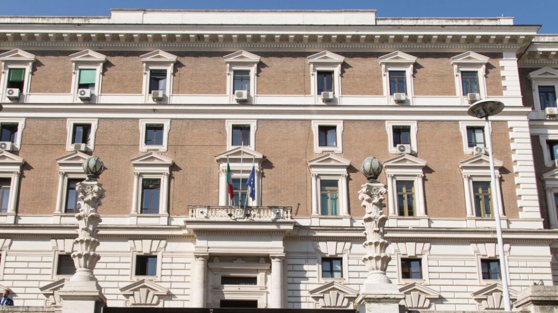Viminale rafforza controlli nella zona del Parlamento e nelle stazioni Viminale rafforza controlli nella zona del Parlamento e nelle stazioni