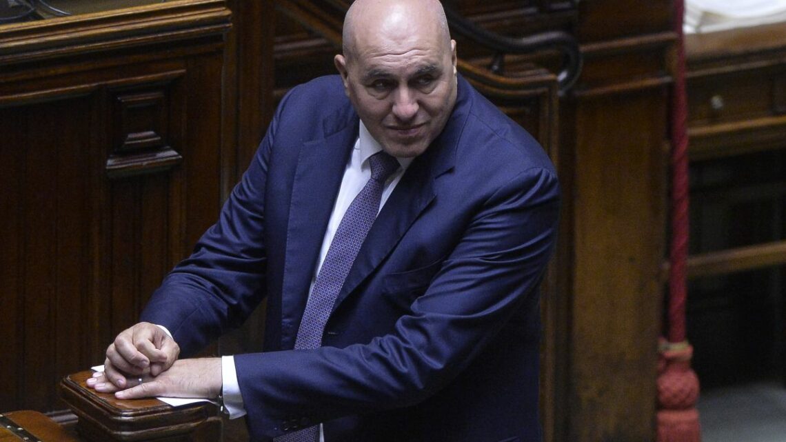 Crosetto “Spoils system? Il governo ha il diritto di scegliere” Crosetto “Spoils system? Il governo ha il diritto di scegliere”