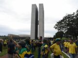 Sostenitori di Bolsonaro assaltano le istituzioni a Brasilia
