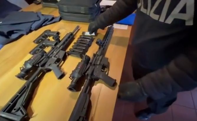 Denunciati due promotori del gruppo No-vax “Guerrieri ViVi” Denunciati due promotori del gruppo No-vax “Guerrieri ViVi”