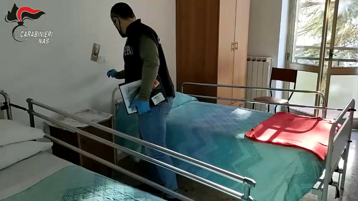 Controlli Nas in strutture per anziani, il 25% sono irregolari Controlli Nas in strutture per anziani, il 25% sono irregolari