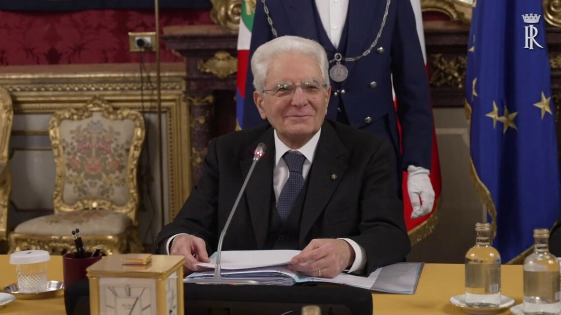 Quirinale, Mattarella presiede il Consiglio Supremo di Difesa Quirinale, Mattarella presiede il Consiglio Supremo di Difesa