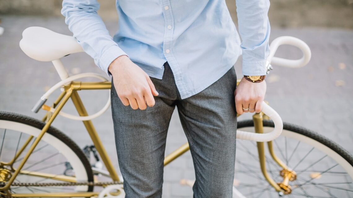 Pantaloni da uomo: storia e segreti del più versatile dei capi di abbigliamento Pantaloni da uomo: storia e segreti del più versatile dei capi di abbigliamento
