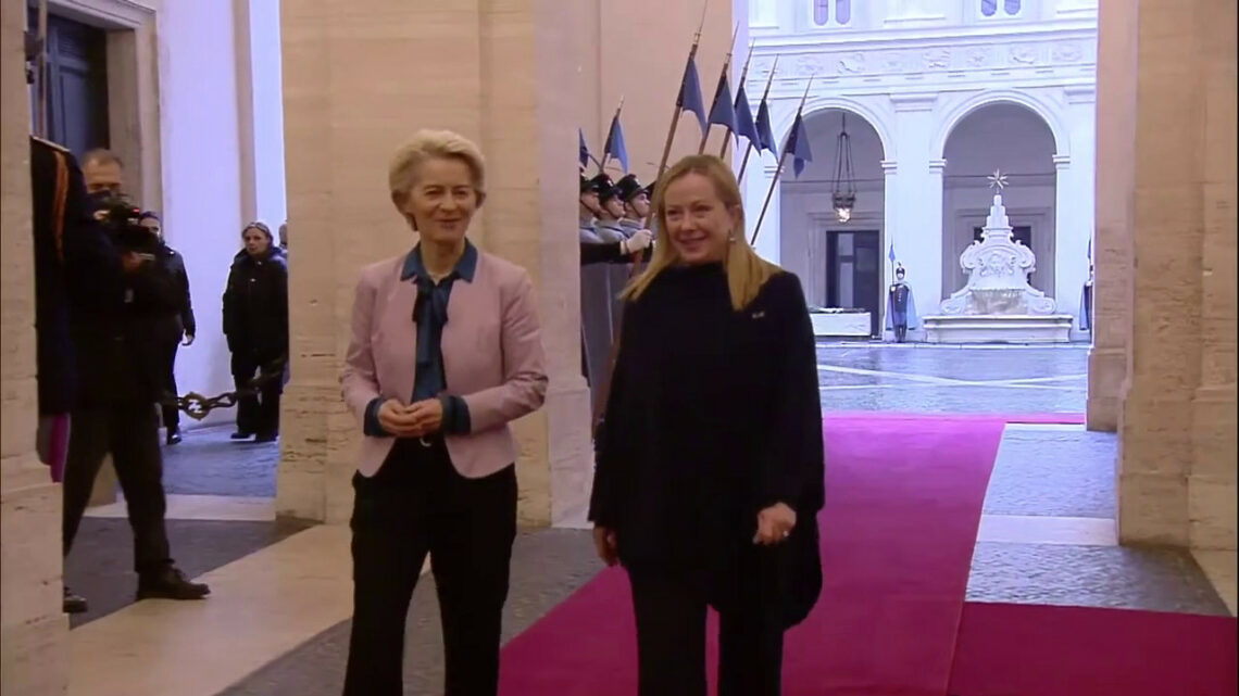 Meloni incontra Von der Leyen a Palazzo Chigi Meloni incontra Von der Leyen a Palazzo Chigi