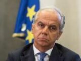 Chiacchiere e tabacchere ‘e lignamm ‘o Banco ‘e Napule nun ne ‘mpegna. Piantedosi è napoletano ma non lo sa. E continua a non spiegare
