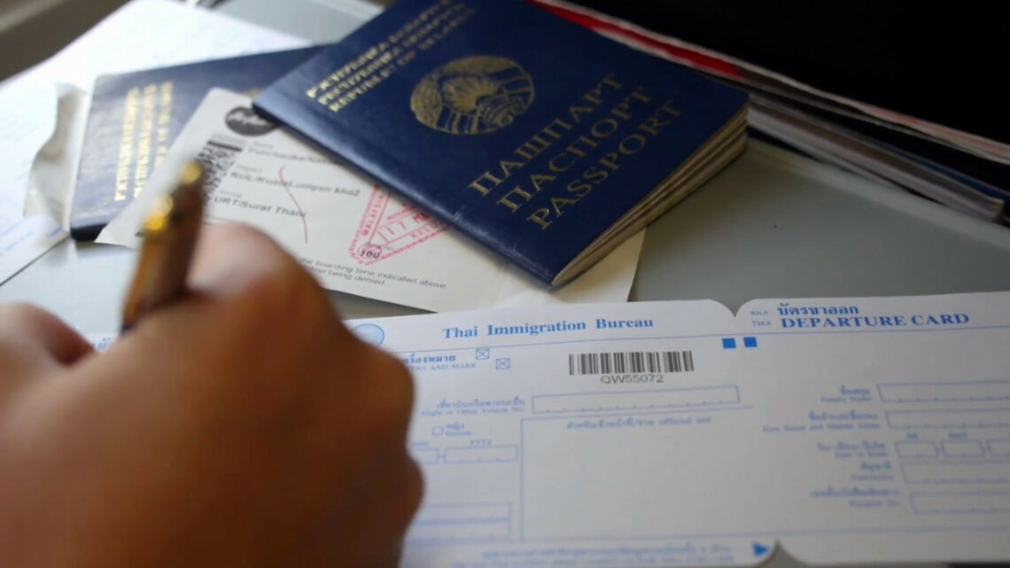 Passaporti, ritardi fanno saltare 80 mila viaggi Passaporti, ritardi fanno saltare 80 mila viaggi